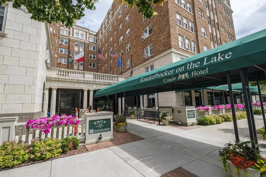 1028 E Juneau AVENUE #825-26, Milwaukee, WI 53202 - #2