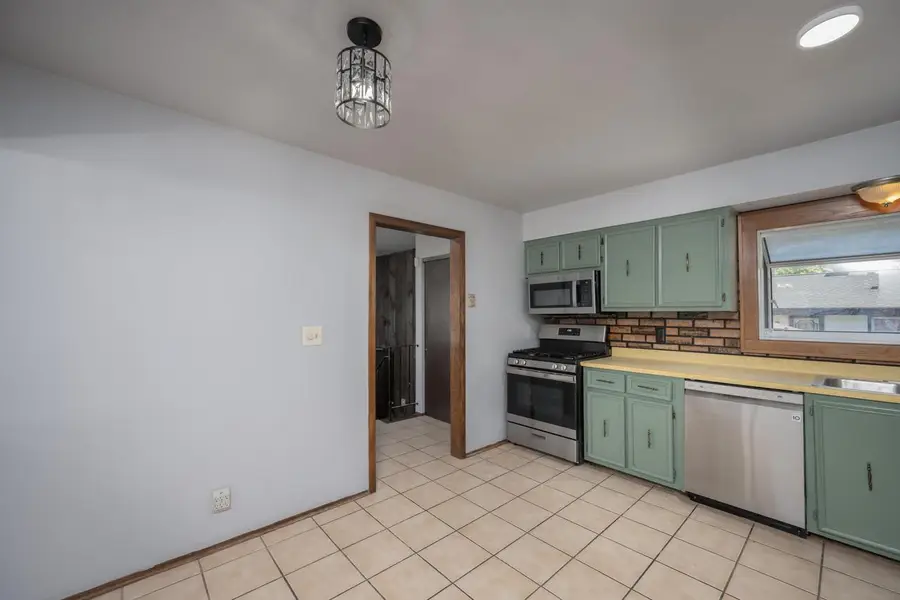 7821 w hustis STREET, Milwaukee, WI 53223 - #3