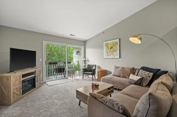 S77W19405 Lakewood DRIVE, Muskego, WI 53150