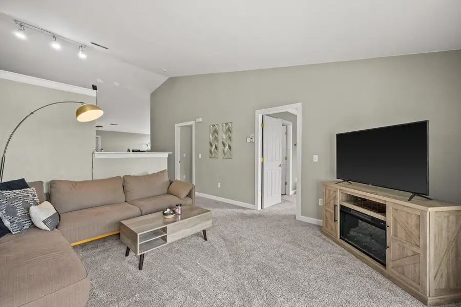 S77W19405 Lakewood DRIVE, Muskego, WI 53150 - #2