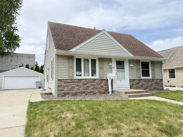 911 E Norwich STREET, Milwaukee, WI 53207