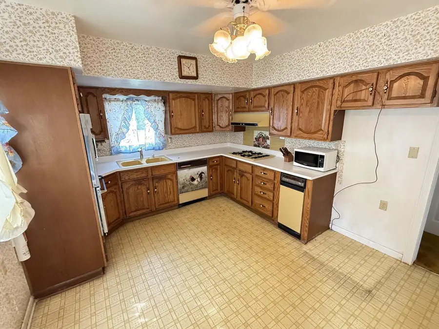 911 E Norwich STREET, Milwaukee, WI 53207 - #3