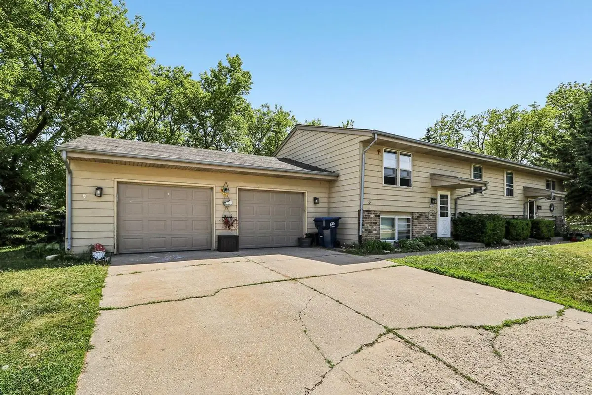 W233N6045 Teakwood COURT #W233N6043, Sussex, WI 53089 - #1