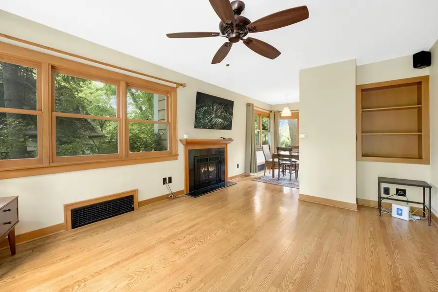 3061 N Gordon CIRCLE, Milwaukee, WI 53212 - #3