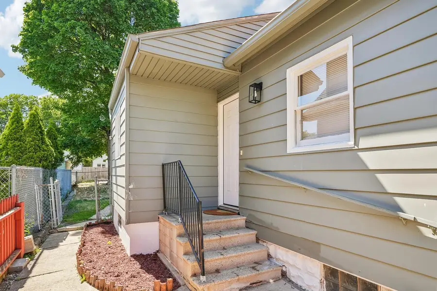 231 S 62nd STREET, Milwaukee, WI 53214 - #3