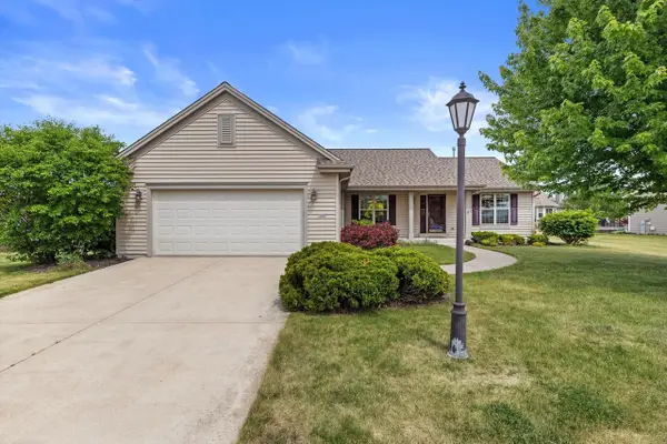 1345 Bluebird DRIVE, Oconomowoc, WI 53066