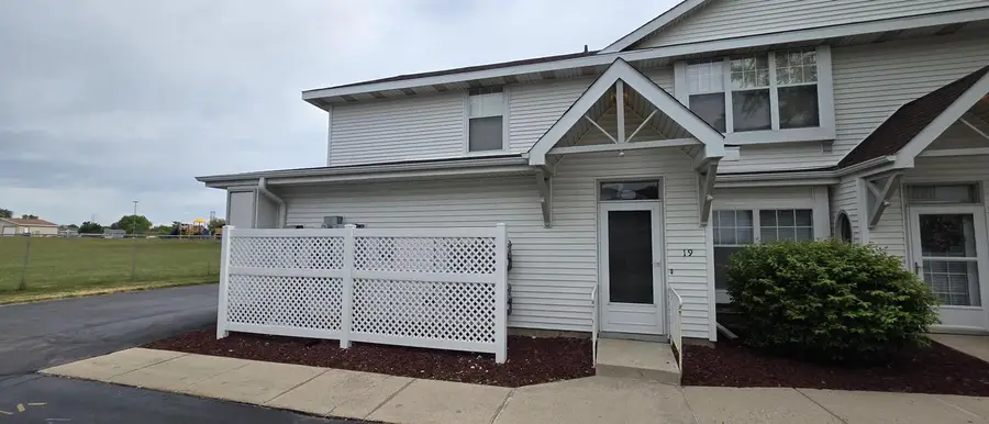 6235 S Creekside DRIVE #19, Cudahy, WI 53110 - #3