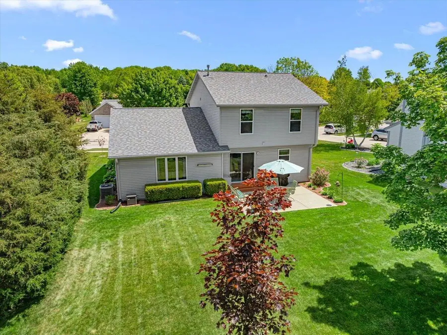 1514 Ravine Forest DRIVE, West Bend, WI 53090 - #3