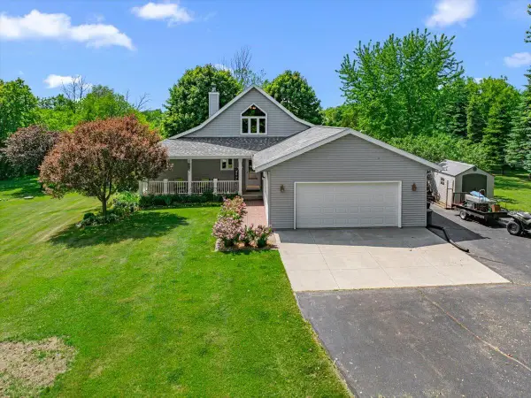 N1044 Mink LANE, Campbellsport, WI 53010