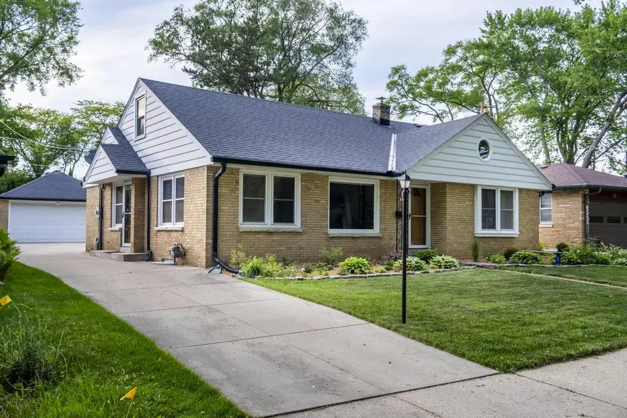 10536 W Grantosa DRIVE, Wauwatosa, WI 53222 - #2