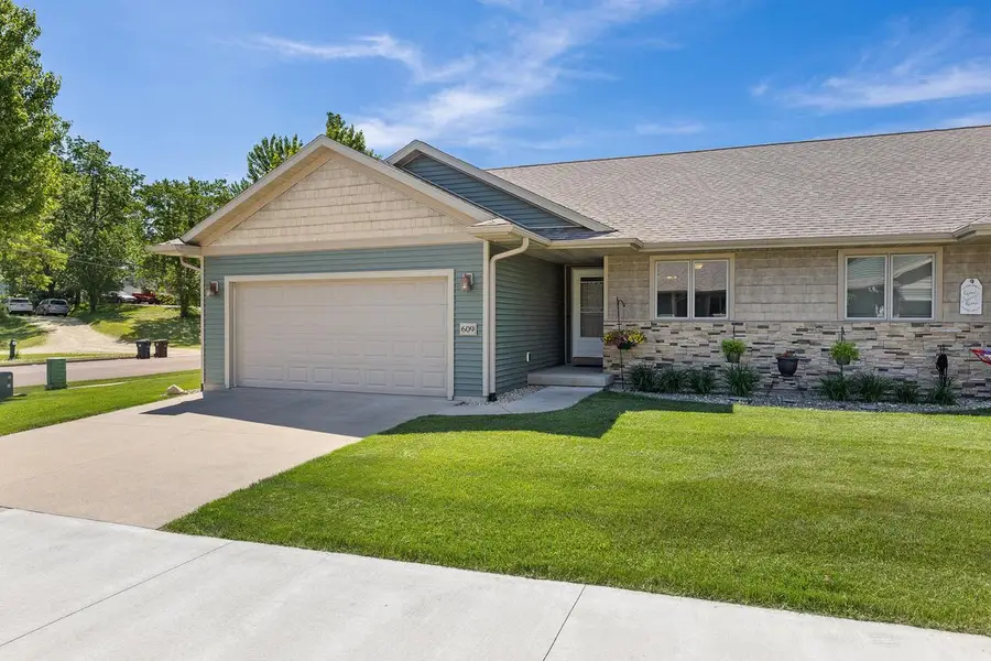 609 4th AVENUE N, Onalaska, WI 54650 - #3