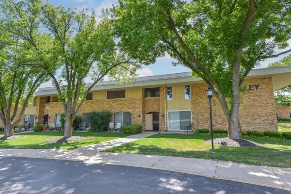 11907 W Appleton AVENUE #20, Milwaukee, WI 53224