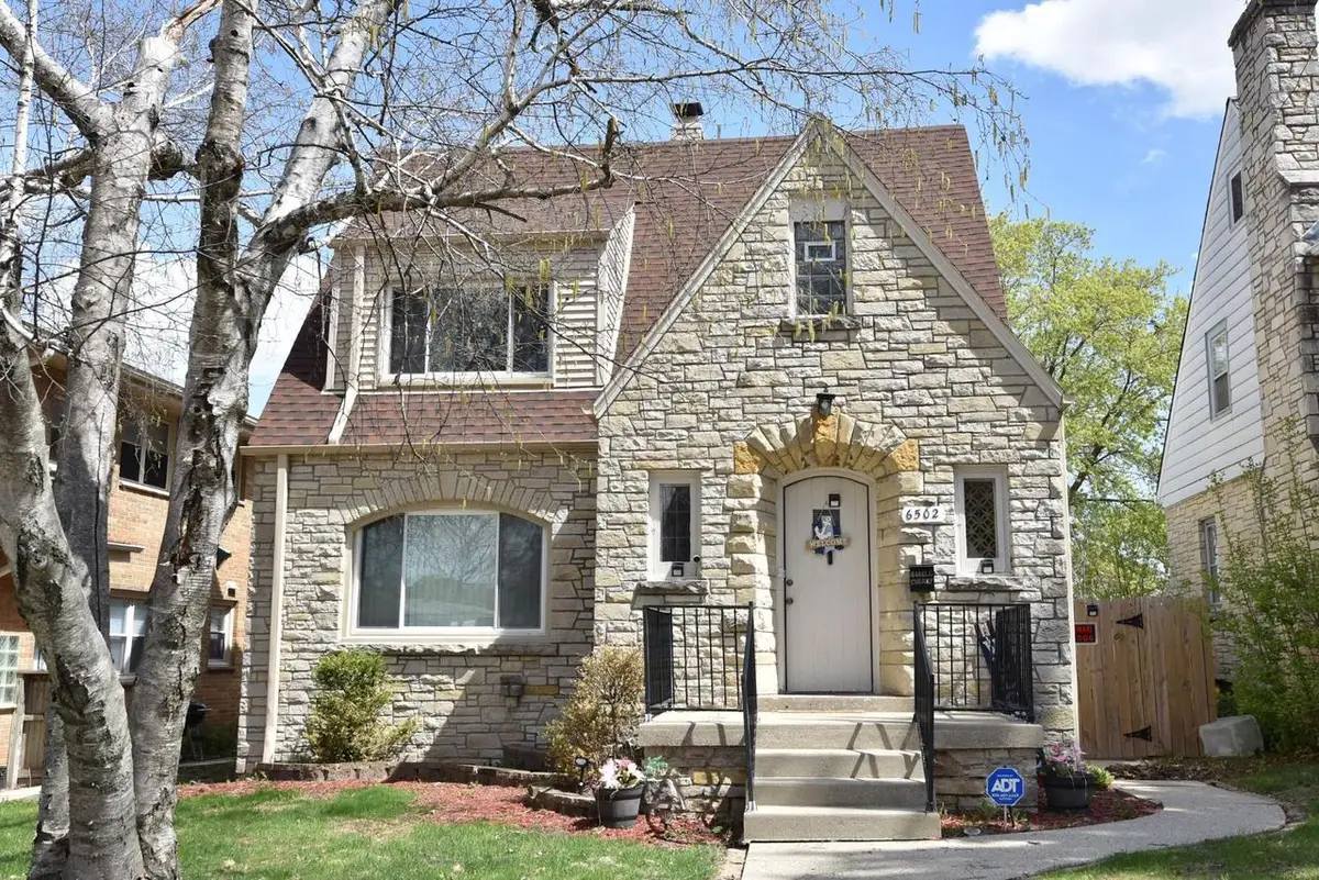 6502 W Medford AVENUE, Milwaukee, WI 53218 - #1