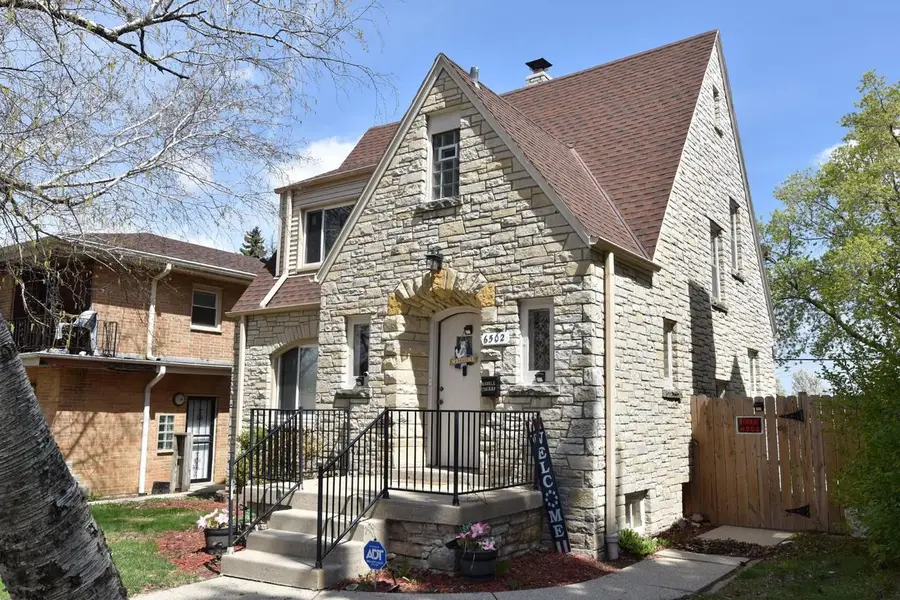 6502 W Medford AVENUE, Milwaukee, WI 53218 - #3