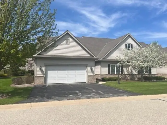 1797 Cedar Ridge DRIVE #215-2, Slinger, WI 53086 - #1
