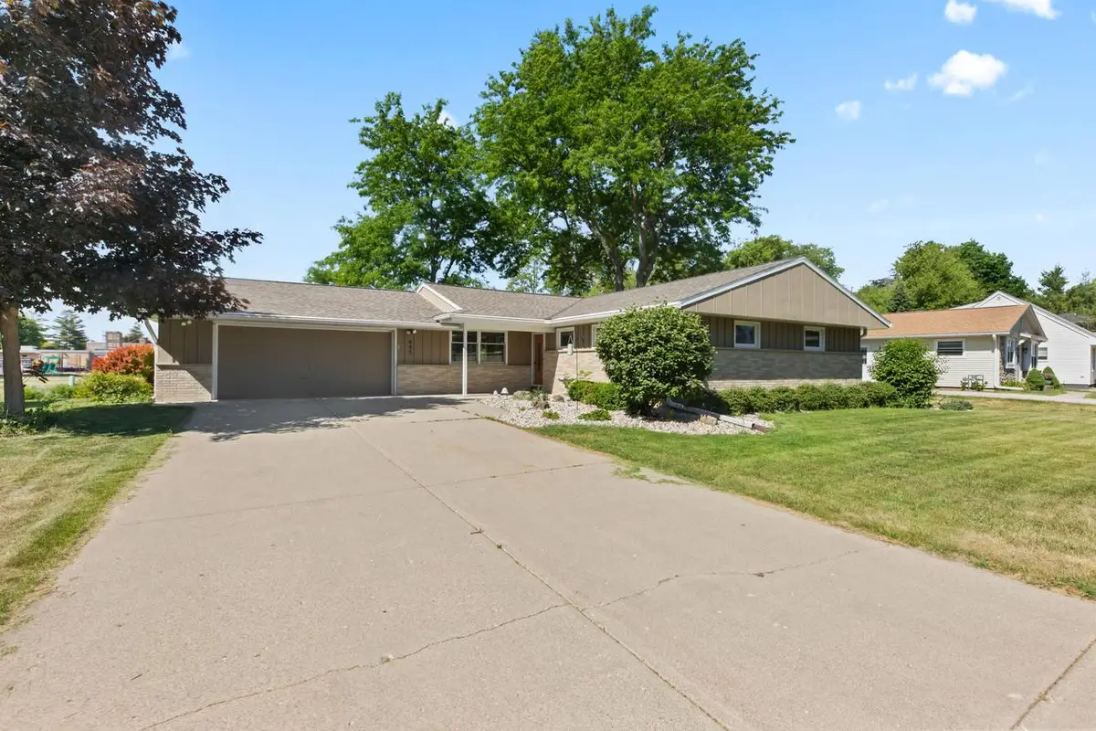 445 E Harvard STREET, Oconomowoc, WI 53066 - #1