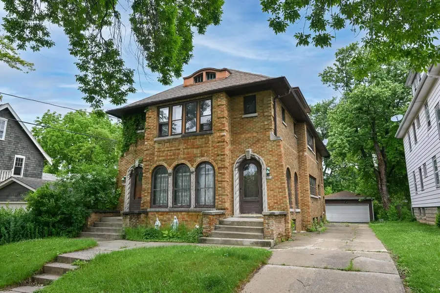 2012 E Newton AVENUE #2014, Shorewood, WI 53211 - #3