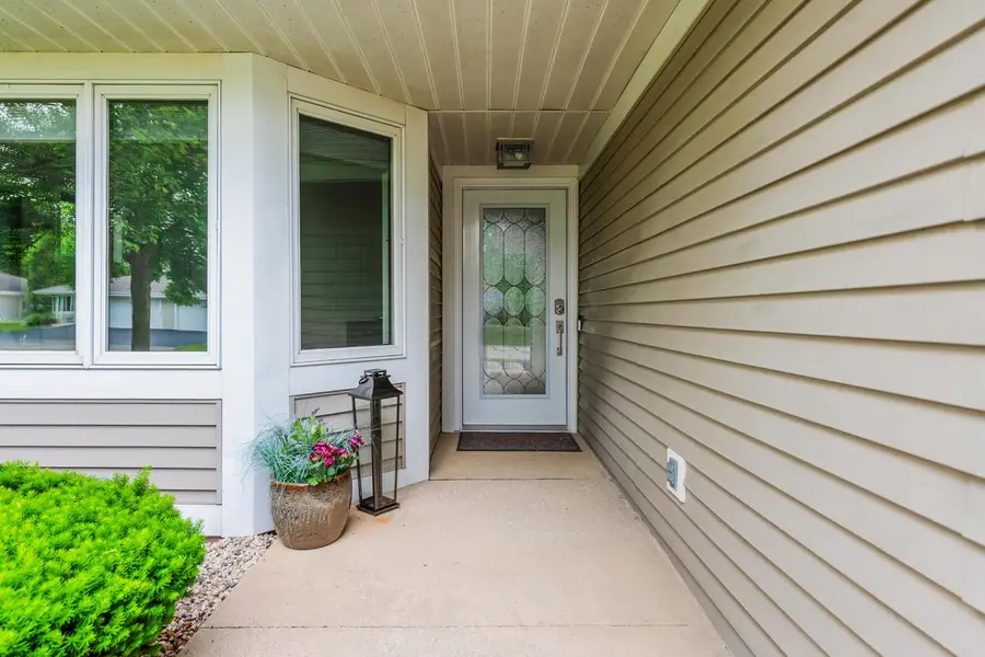 7224 W Mequon Square DRIVE #7224, Mequon, WI 53092 - #3
