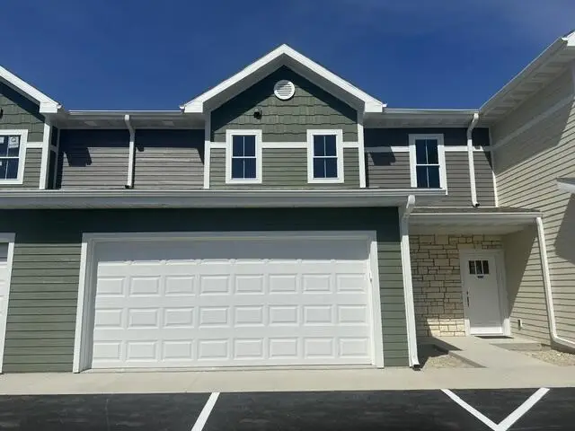 204 Settlers DRIVE, Jefferson, WI 53549 - #1