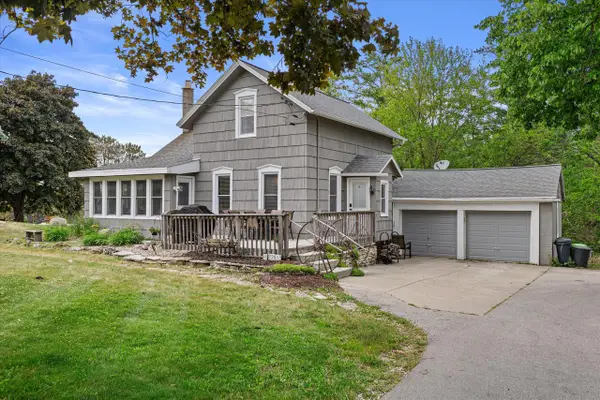 N68W29902 Hartling ROAD, Hartland, WI 53029