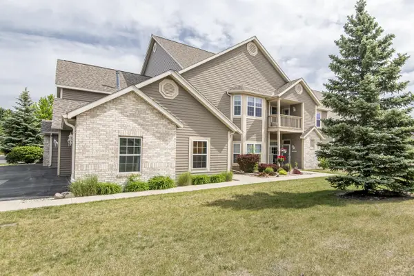 W159N4868 Graysland DRIVE, Menomonee Falls, WI 53051