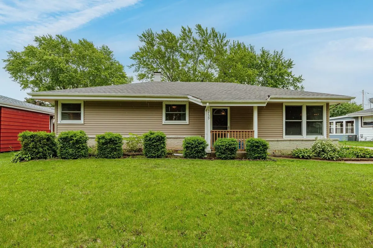 3739 W Parnell AVENUE, Milwaukee, WI 53221 - #1