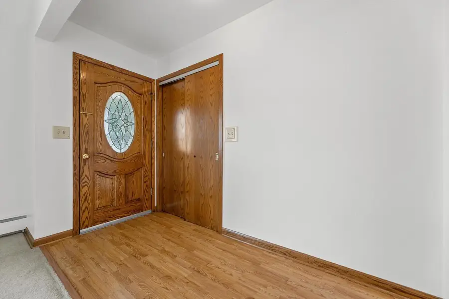 7701 W Warnimont AVENUE, Milwaukee, WI 53220 - #2