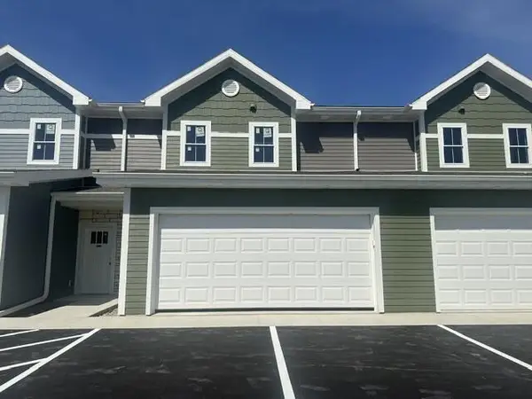 208 Settlers DRIVE, Jefferson, WI 53549