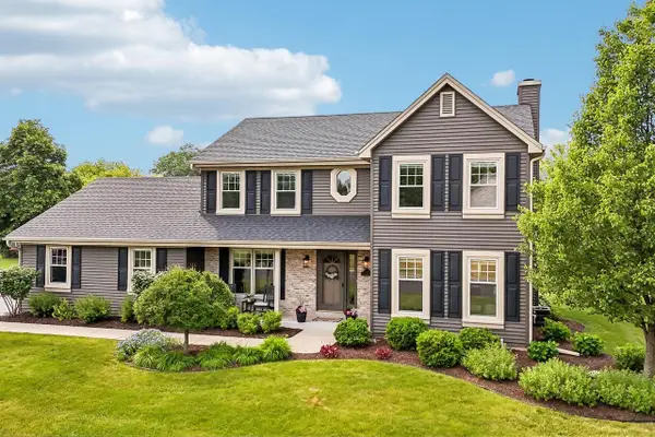 W138N6513 Manor Hills BOULEVARD, Menomonee Falls, WI 53051