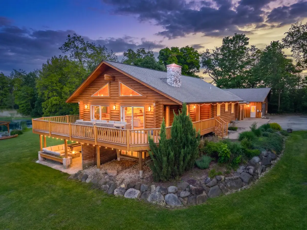 2717 N Beaumont AVENUE, Waterford, WI 53185 - #1