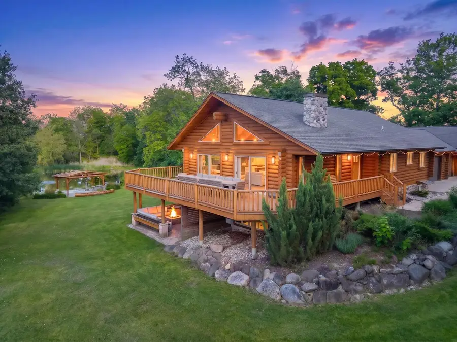 2717 N Beaumont AVENUE, Waterford, WI 53185 - #2
