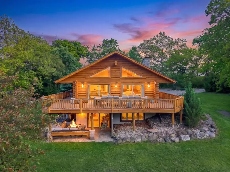 2717 N Beaumont AVENUE, Waterford, WI 53185 - #3