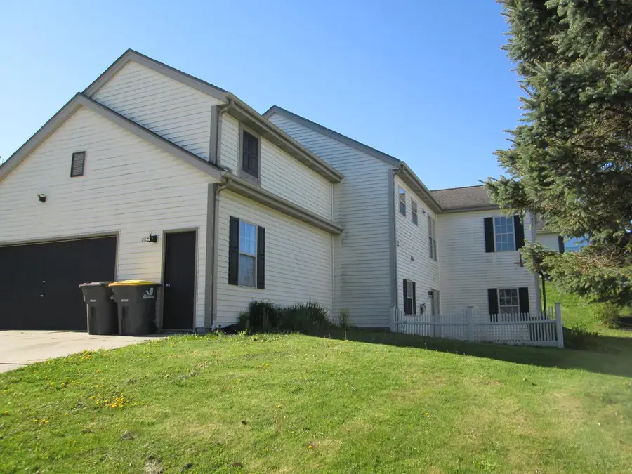 118 Manchester DRIVE, Waukesha, WI 53188 - #2
