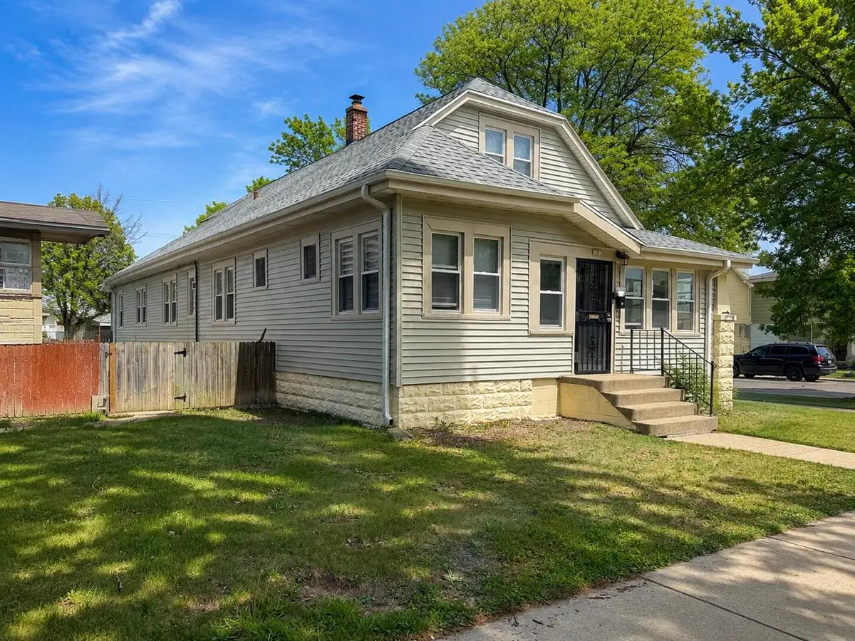 6302 W Medford AVENUE, Milwaukee, WI 53218 - #1