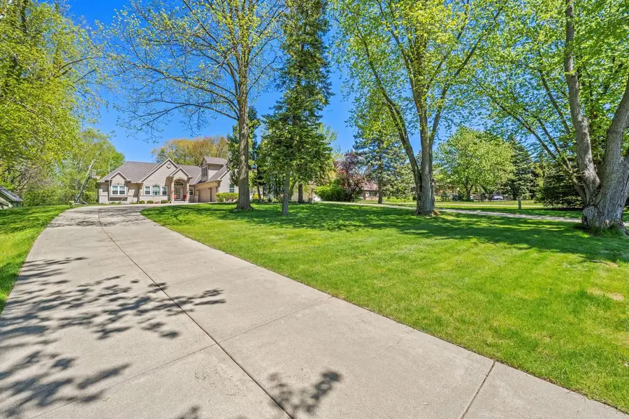 11034 W Bradley ROAD W, Milwaukee, WI 53224 - #3