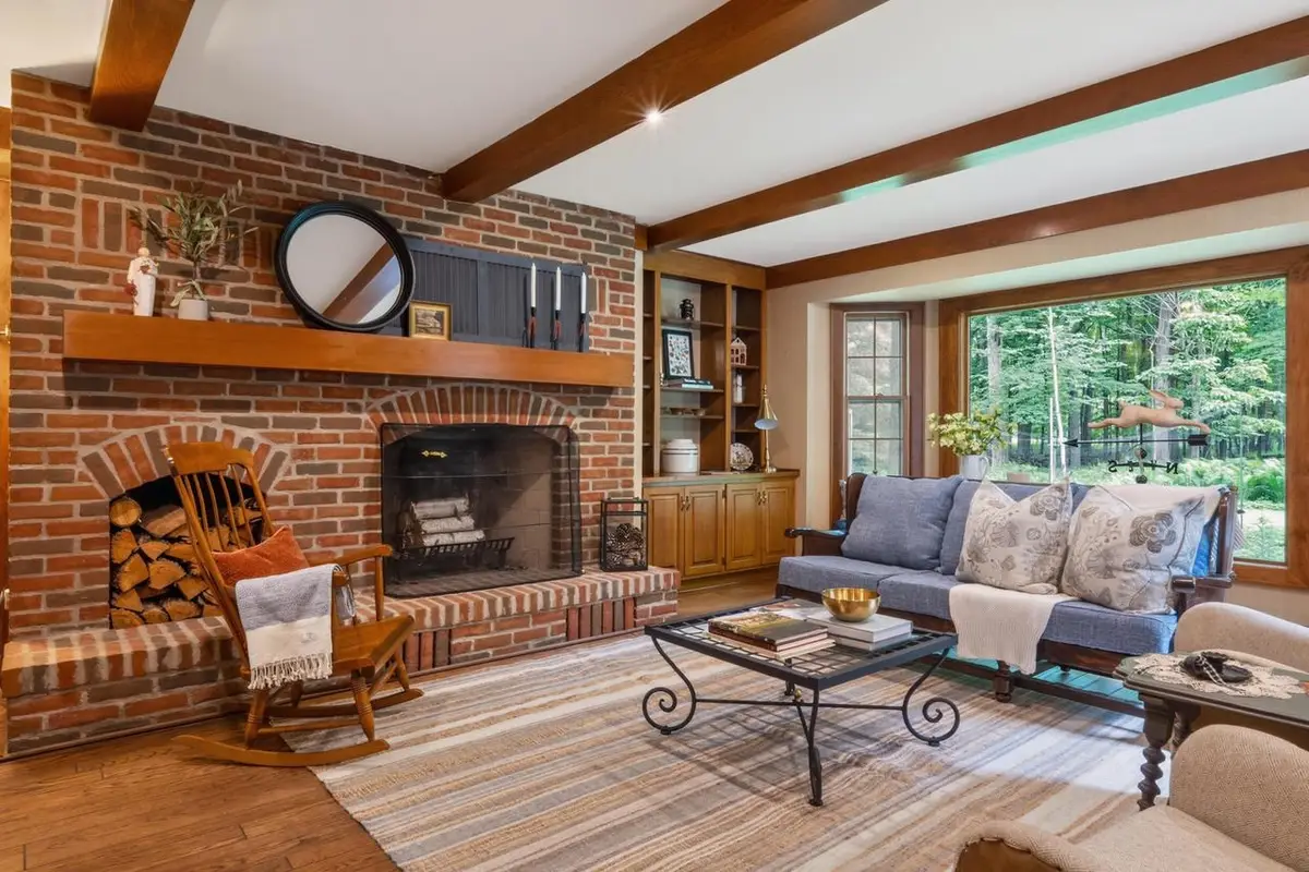 304 Fieldstone ROAD, Delafield, WI 53018 - #1