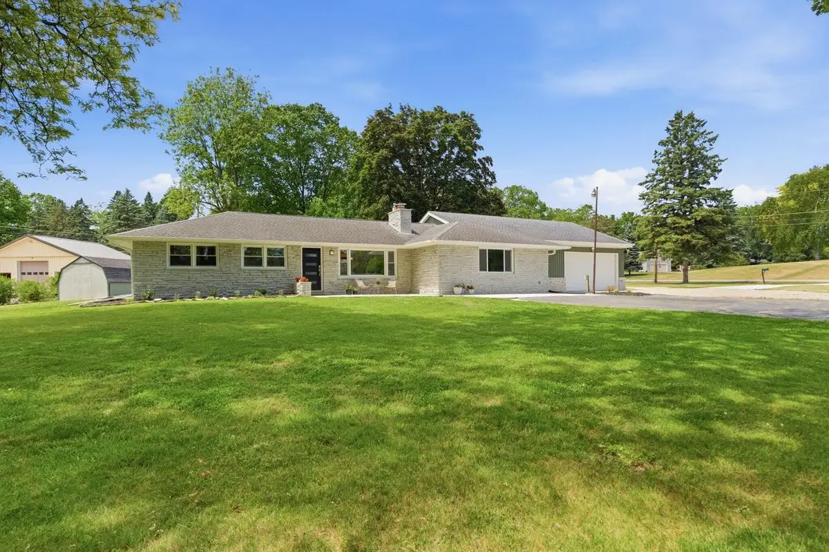 W224N8095 Susan PLACE, Lisbon, WI 53089 - #1