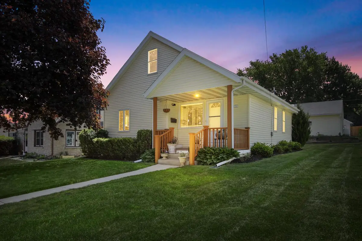 721 W Larabee STREET, Port Washington, WI 53074 - #1