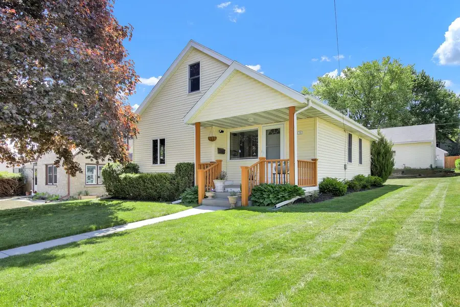 721 W Larabee STREET, Port Washington, WI 53074 - #2