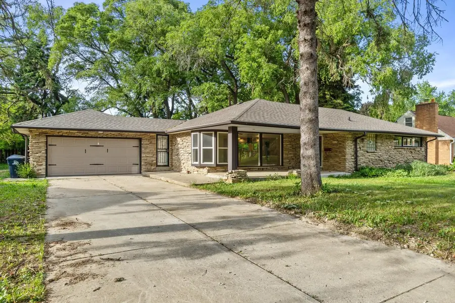 8570 W Lancaster AVENUE, Milwaukee, WI 53225 - #2