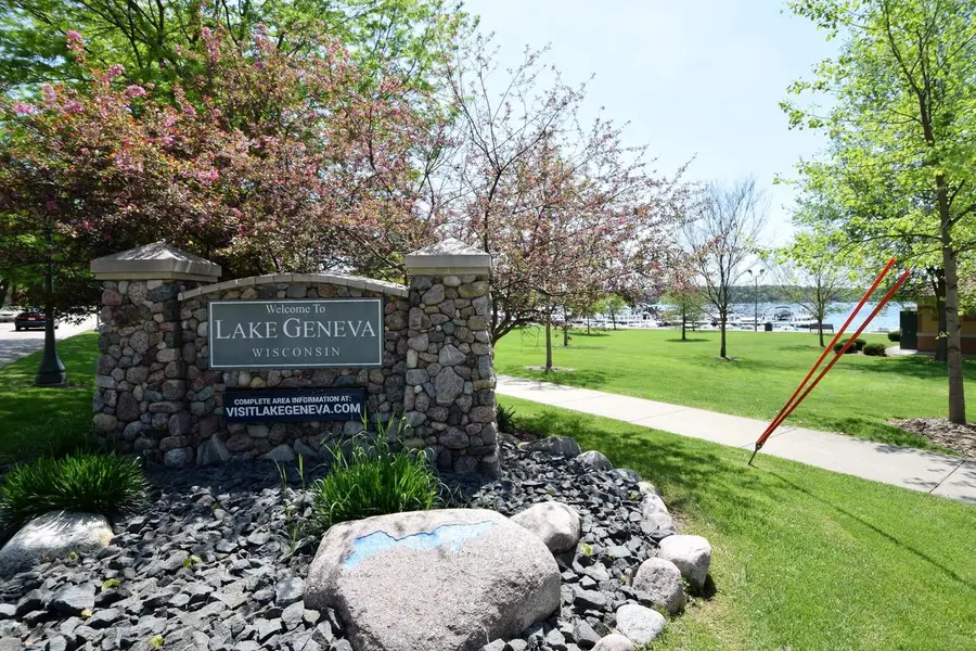 255 Elmwood AVENUE #205, Lake Geneva, WI 53147 - #3