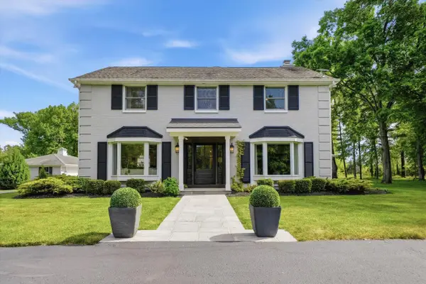 9431 W Hawthorne ROAD, Mequon, WI 53097