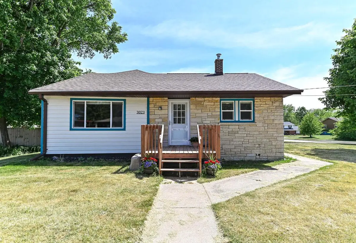 3023 Graydon AVENUE, East Troy, WI 53120 - #1
