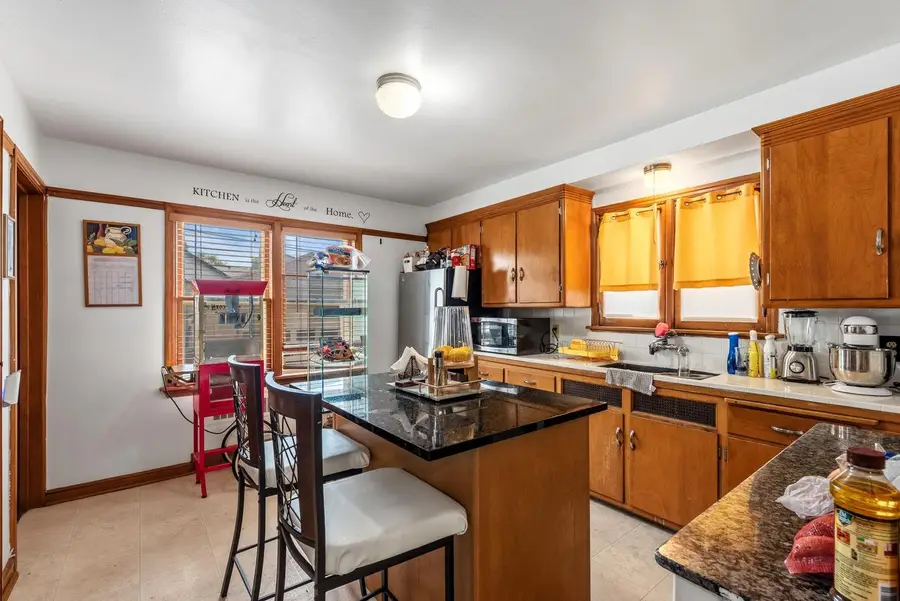2804 N Avondale BOULEVARD #2806, Milwaukee, WI 53210 - #3