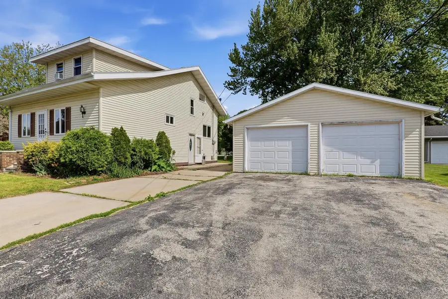 500 Birchwood DRIVE, Francis Creek, WI 54214 - #2