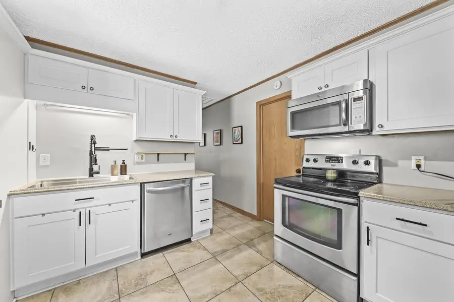 2115 Oaklawn AVENUE, Waukesha, WI 53188 - #2