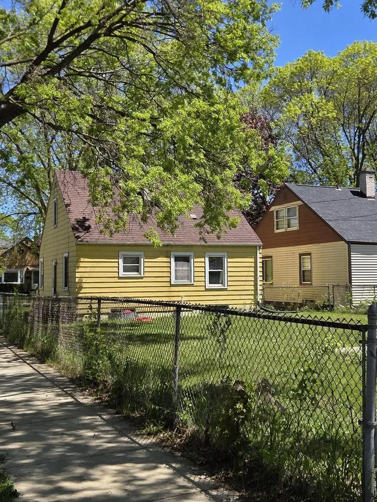 3769 N 37th STREET, Milwaukee, WI 53216 - #2