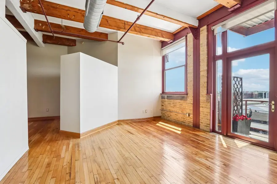 215 W Maple STREET #405, Milwaukee, WI 53204 - #2