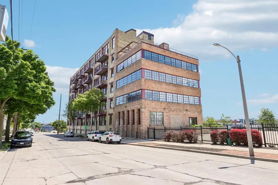 215 W Maple STREET #405, Milwaukee, WI 53204 - #3