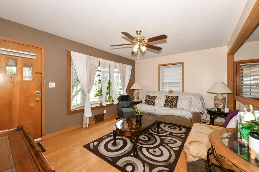 2426 5th AVENUE, South Milwaukee, WI 53172 - #2